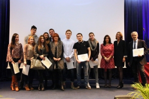 REMISE des DIPL&Ocirc;MES aux BACHELIERS session 2015