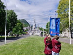 FÉNELON EN PÈLERINAGE À LOURDES